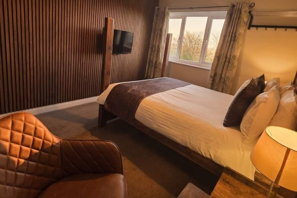 Chambre Double, salle de bains attenante (16) | Literie de qualité supérieure, bureau