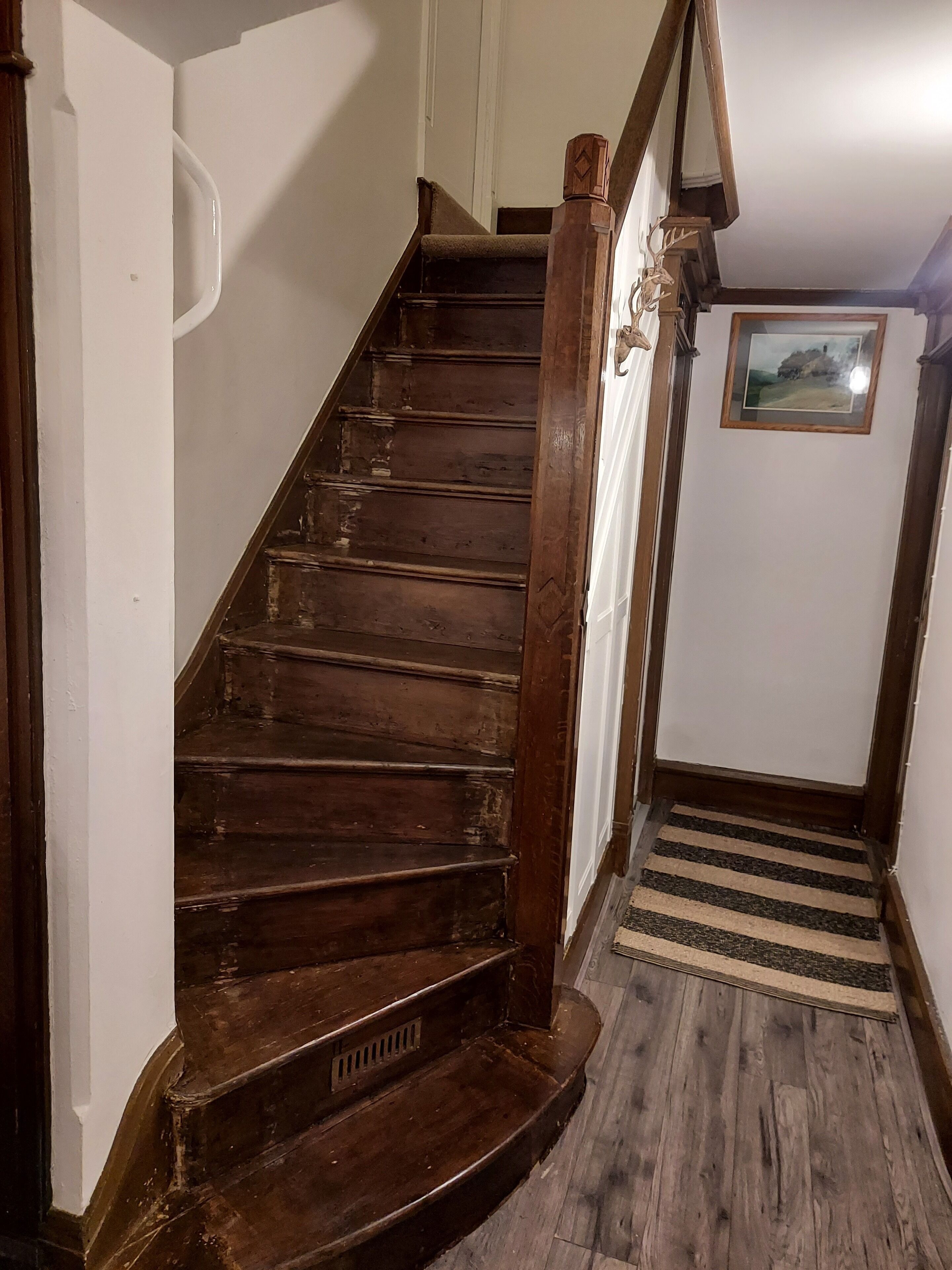 deluxe cottage | premium bedding, laptop workspace, iron/ironing board, free wifi