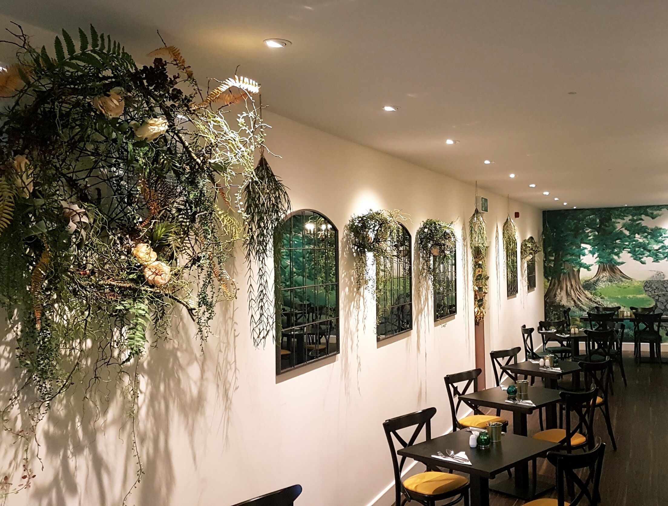 Breakfast, lunch, dinner served; British cuisine, garden views 