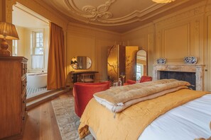 In-room safe, desk, iron/ironing board, free WiFi - Pine Trees Hotel (Pitlochry)