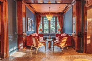 Lobby-Lounge