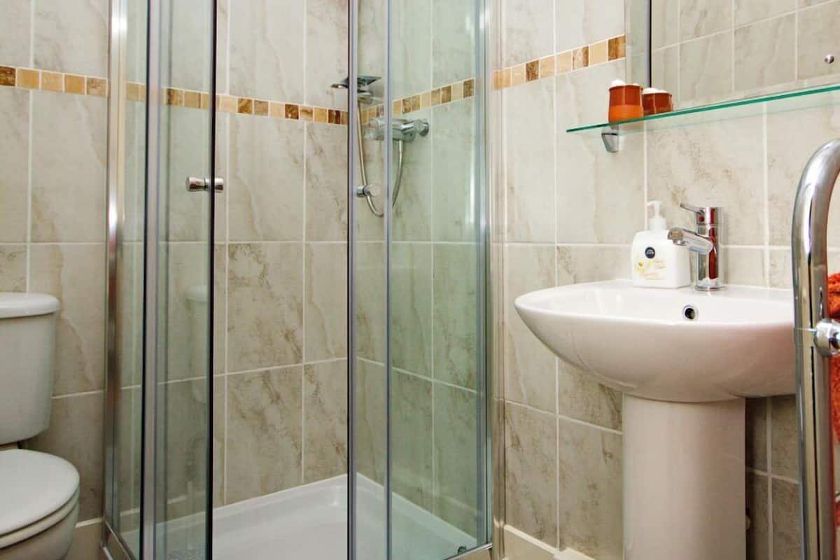 single room | bathroom