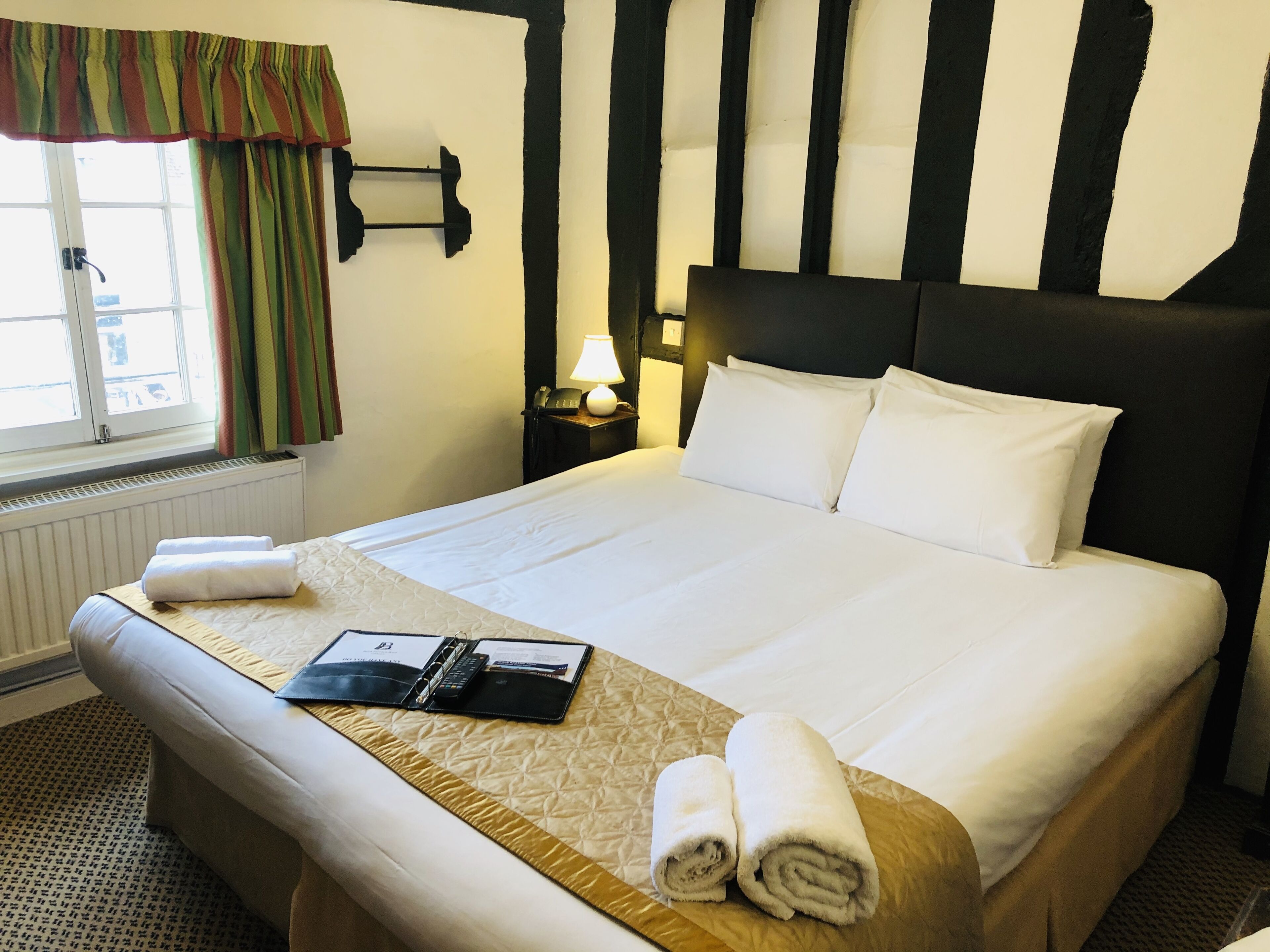 Individually furnished, desk, iron/ironing board, free WiFi