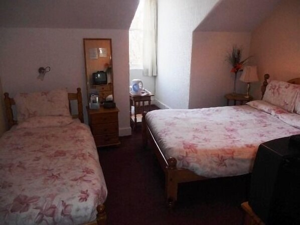 Iron/ironing board, free WiFi