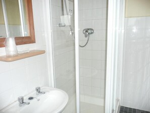 Standard Single Room, 1 Twin Bed | Bathroom | Shower, free toiletries, towels, soap - Rothwell House Hotel . (Kettering)