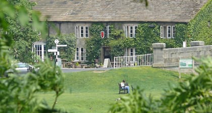 Red Lion Hotel and Manor House