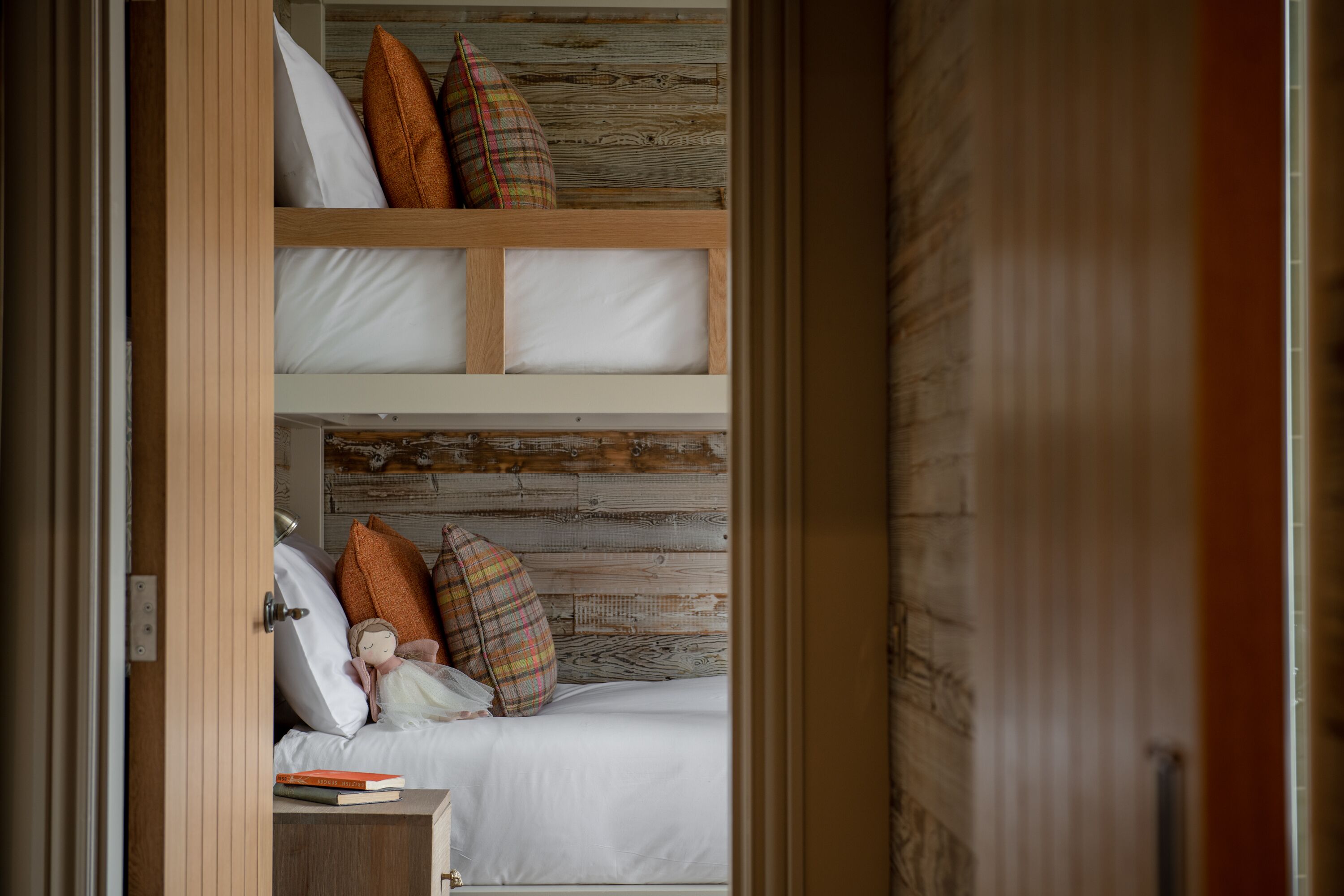 Manor House Family Room | Laptop workspace, iron/ironing board, WiFi, bed sheets