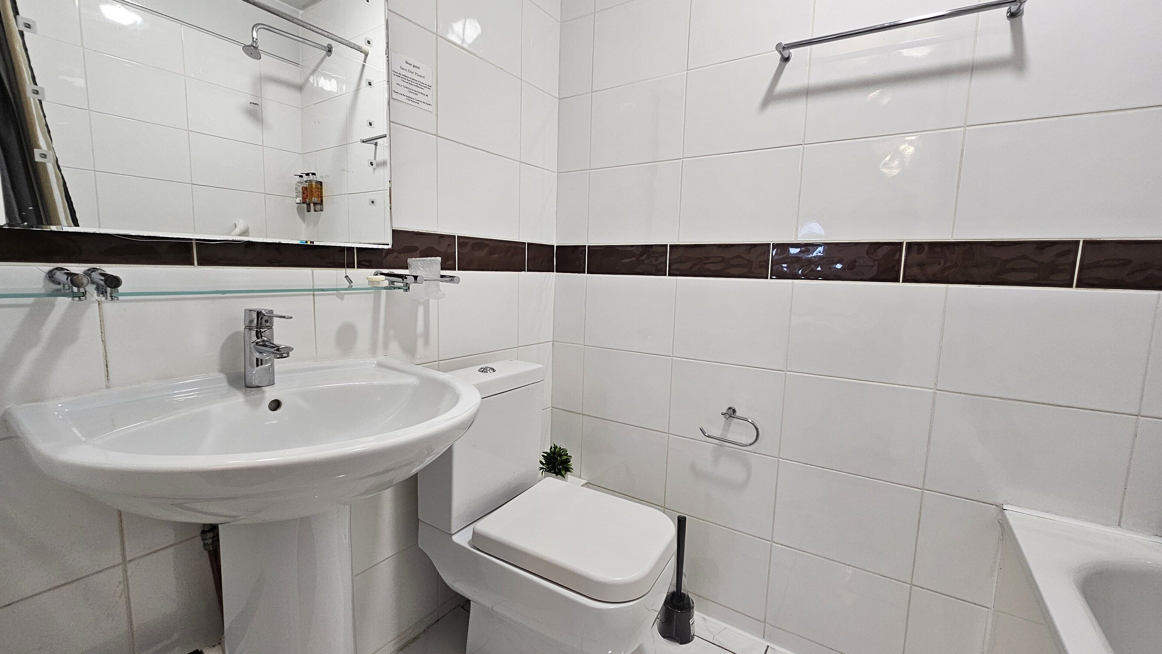 Photo - Bros Inn Hotel