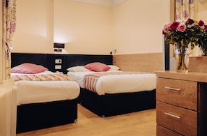 Premium bedding, down duvets, in-room safe, desk - Athena (London)