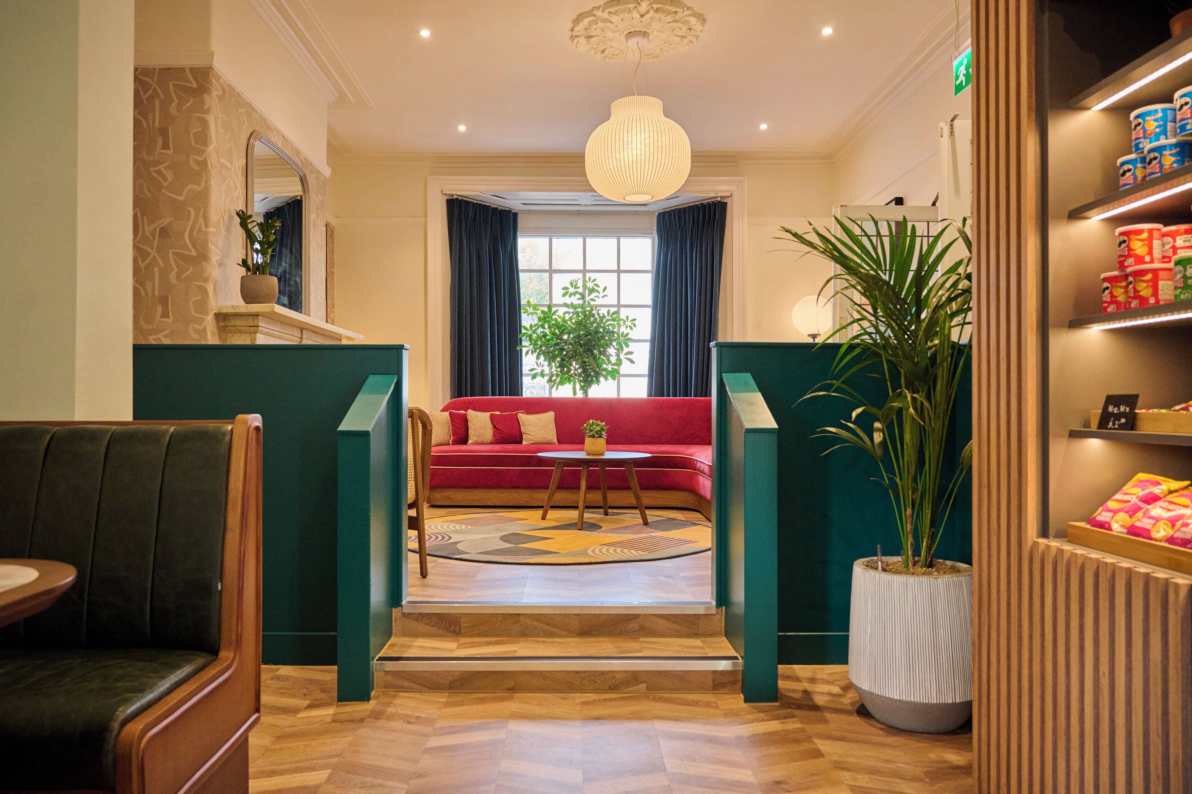 المنشأة من الخارج