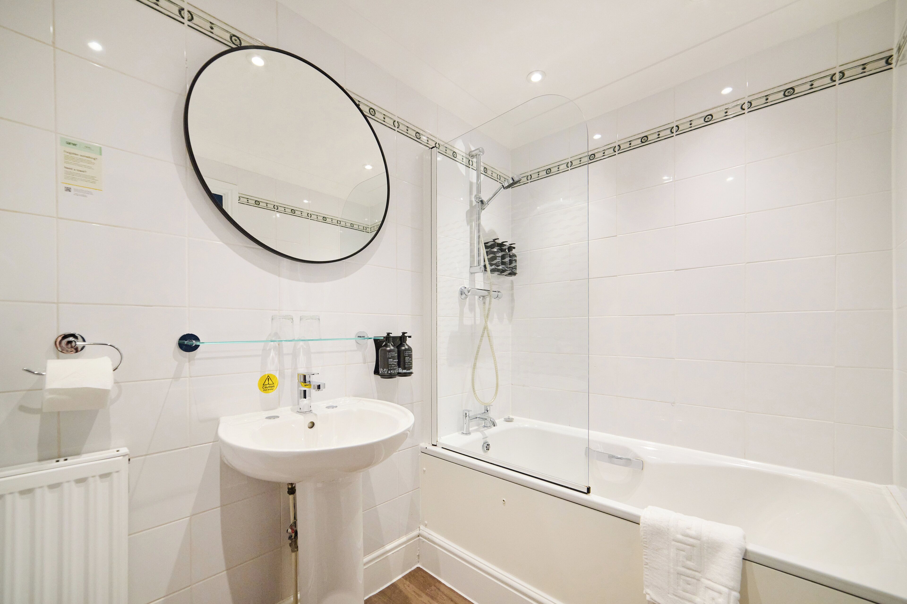 Premium Room, 1 Double Bed | Bathroom | Bathtub, free toiletries, hair dryer, towels