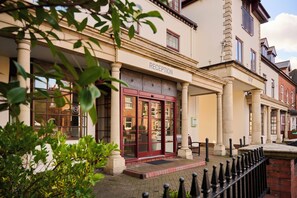 Exterior - Garner Hotel Birmingham South East by IHG (Birmingham)