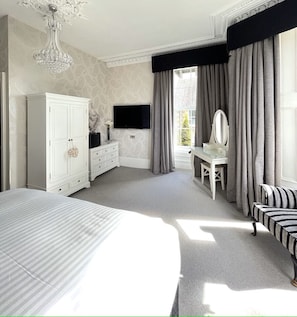 Superior Suite, Ensuite (5) | 1 bedroom, individually decorated, iron/ironing board, free WiFi