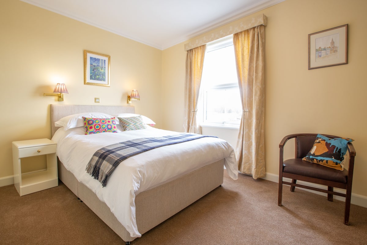 double room | egyptian cotton sheets, premium bedding, free wifi