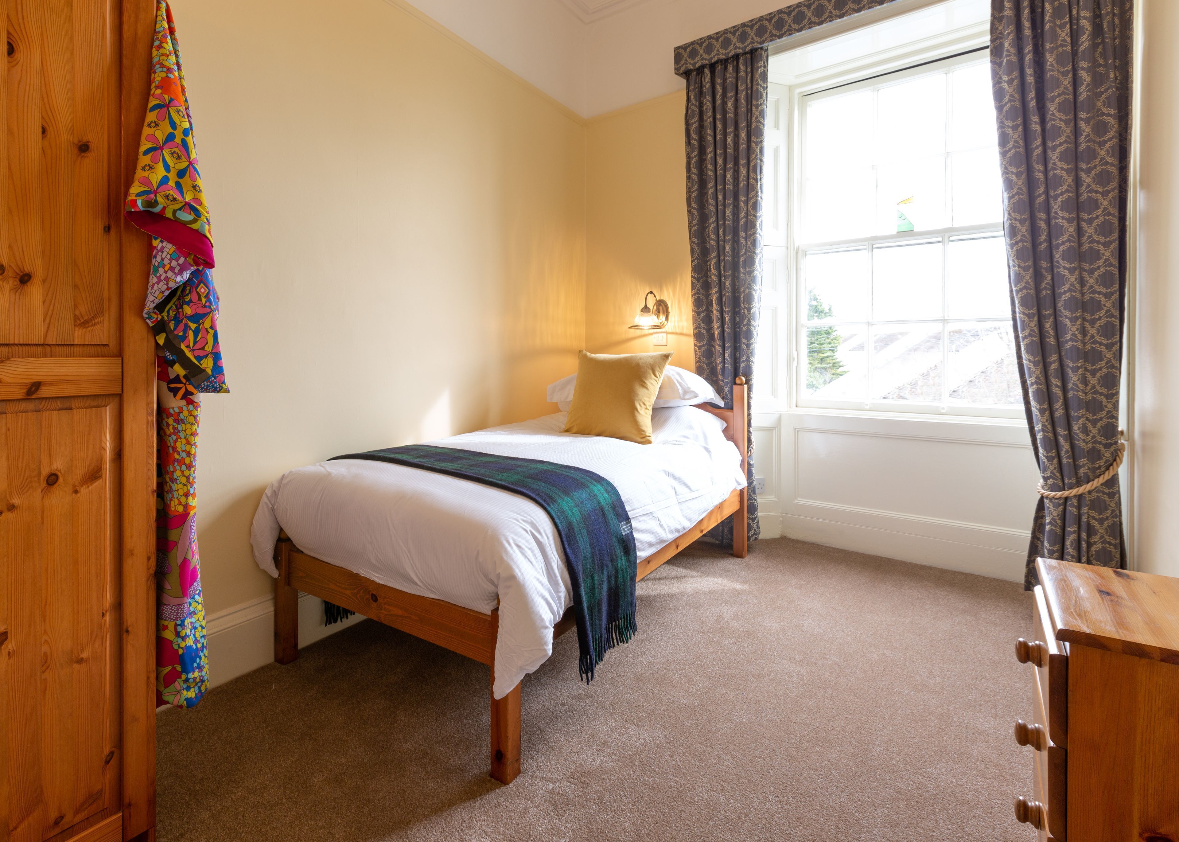 Sábanas de algodón egipcio, ropa de cama de alta calidad y wifi gratis 