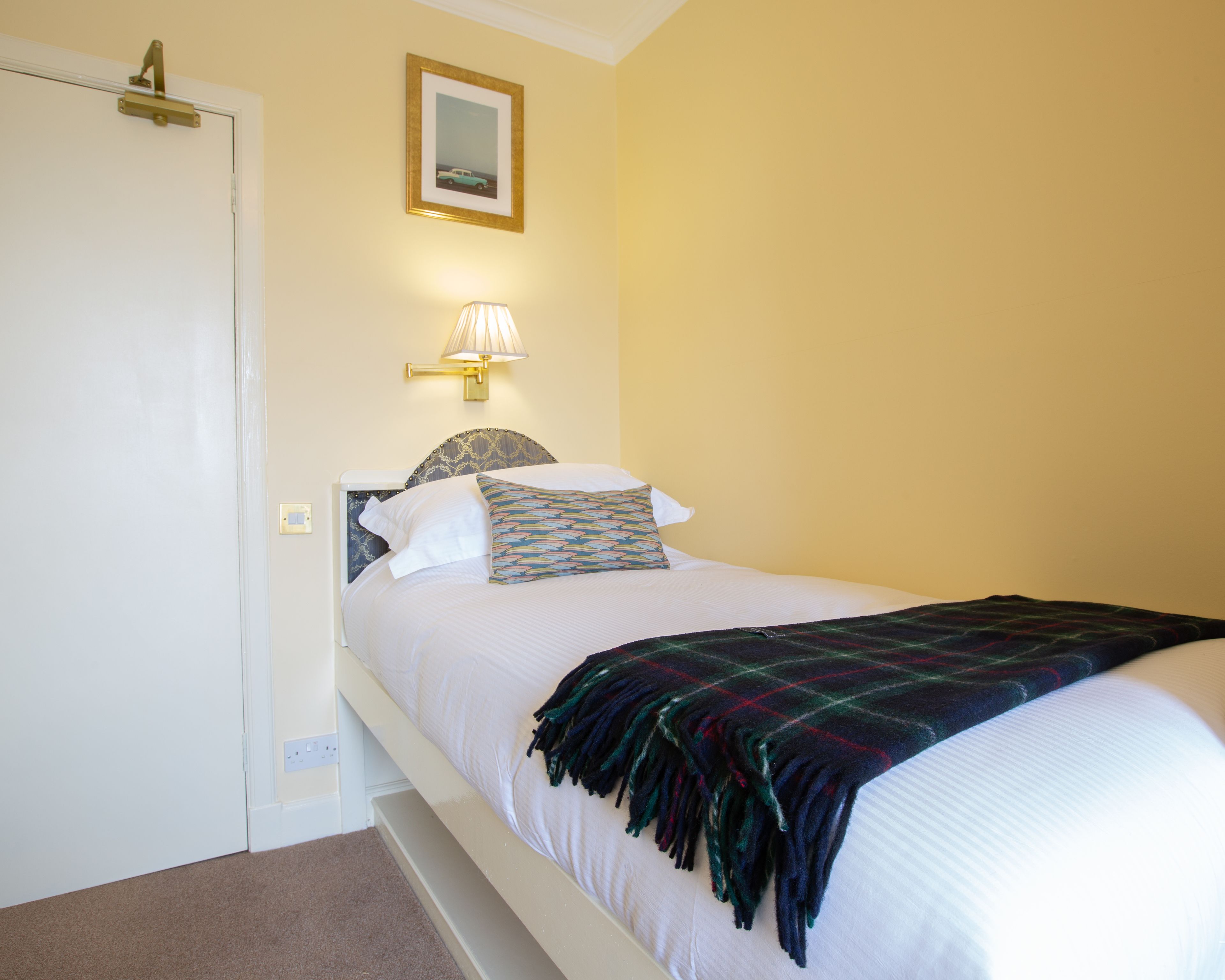 single room | egyptian cotton sheets, premium bedding, free wifi