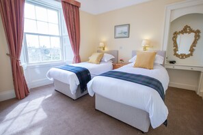 Twin Room | Egyptian cotton sheets, premium bedding, free WiFi - The Garret (Kirkcudbright)