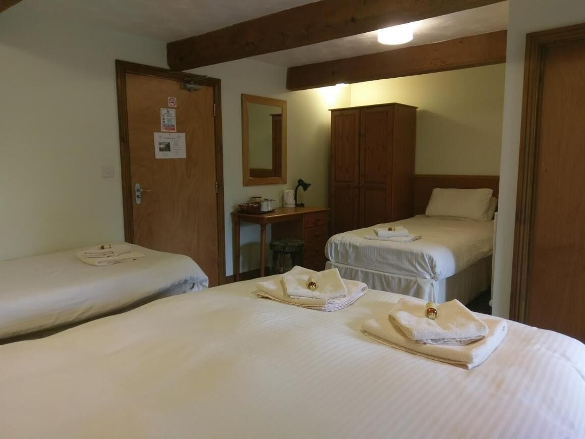 Silitysrauta/-lauta, ilmainen Wi-Fi, vuodevaatteet