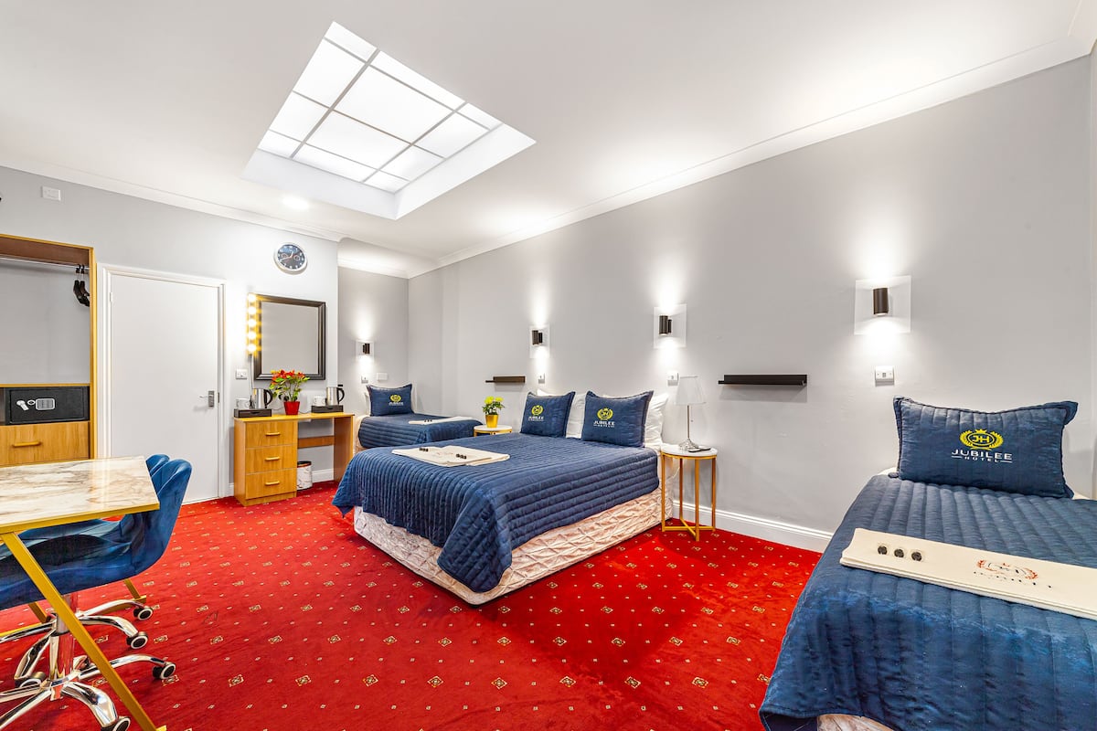 Family Room, Ensuite