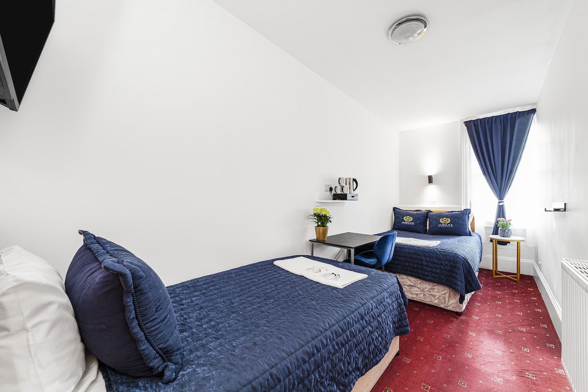 Twin Room, Ensuite