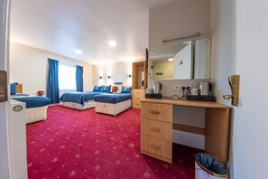 Family Room, Ensuite | In-room safe, soundproofing, iron/ironing board, free WiFi