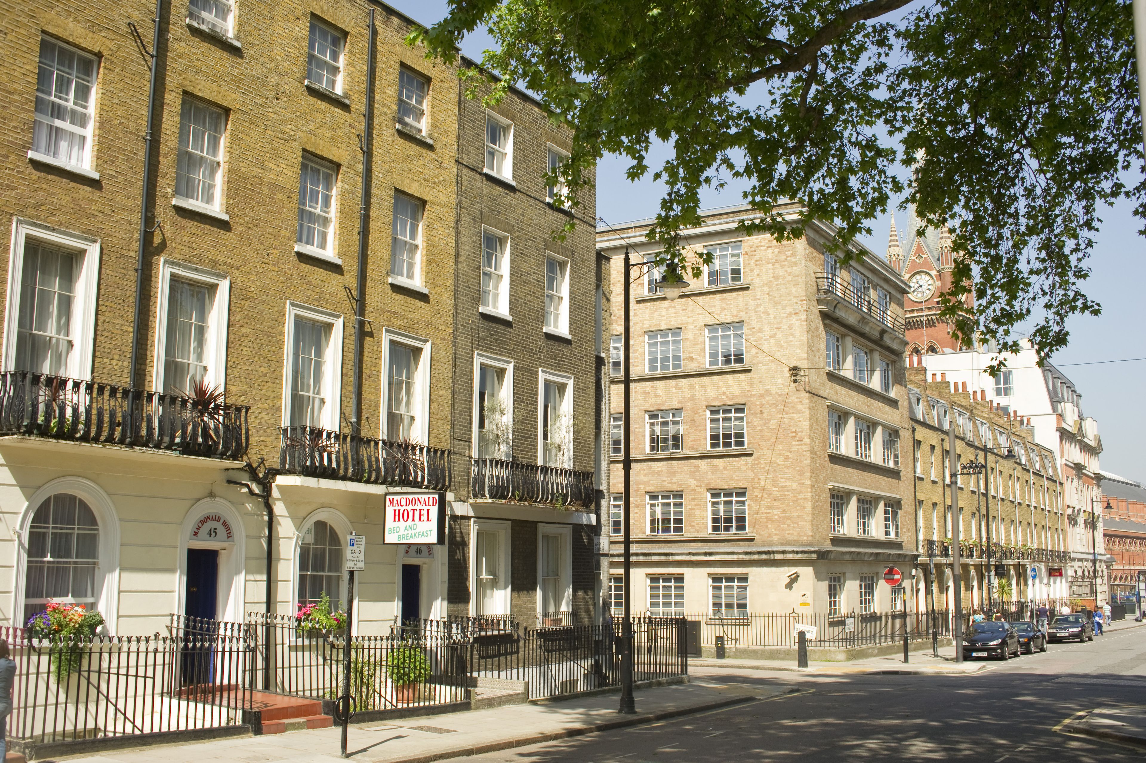 Photo - Macdonald Hotel