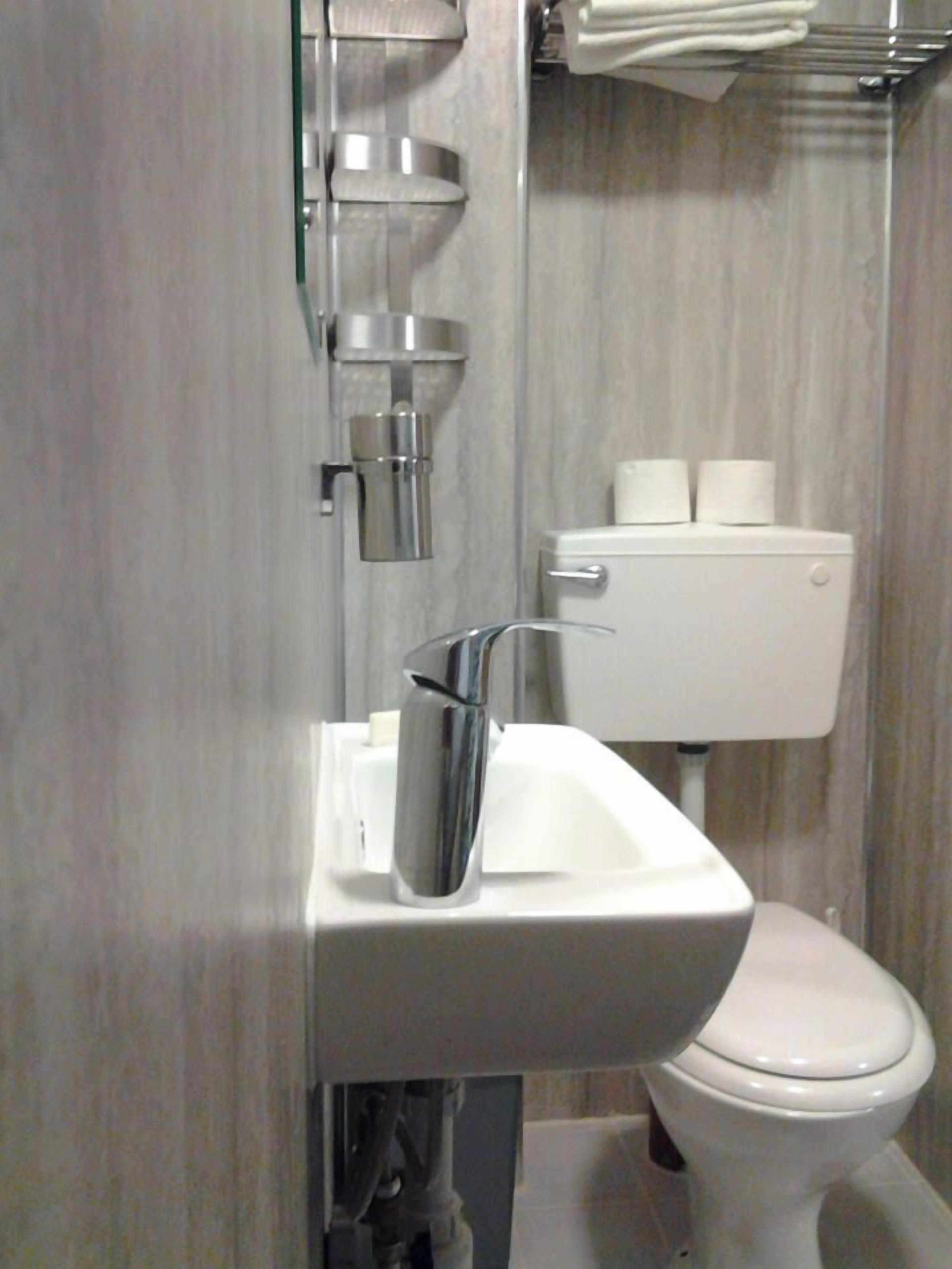 Photo - Macdonald Hotel