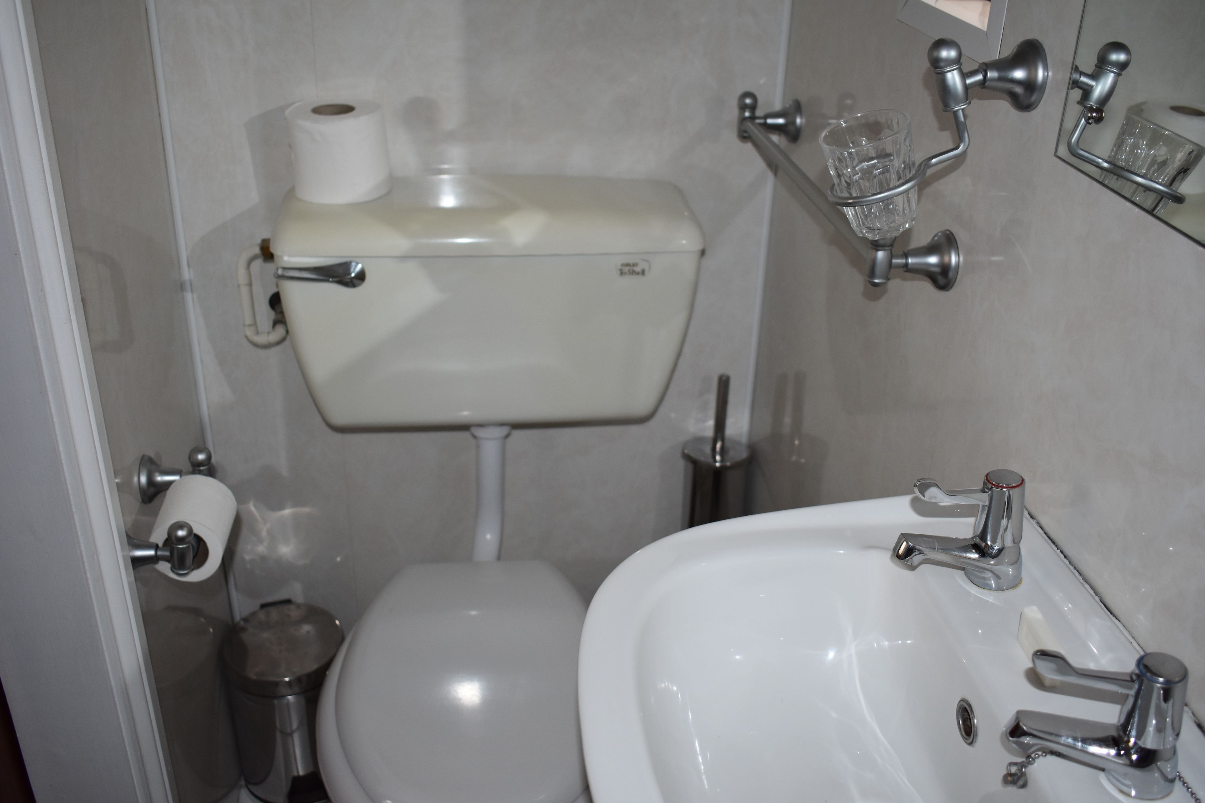 Photo - Macdonald Hotel