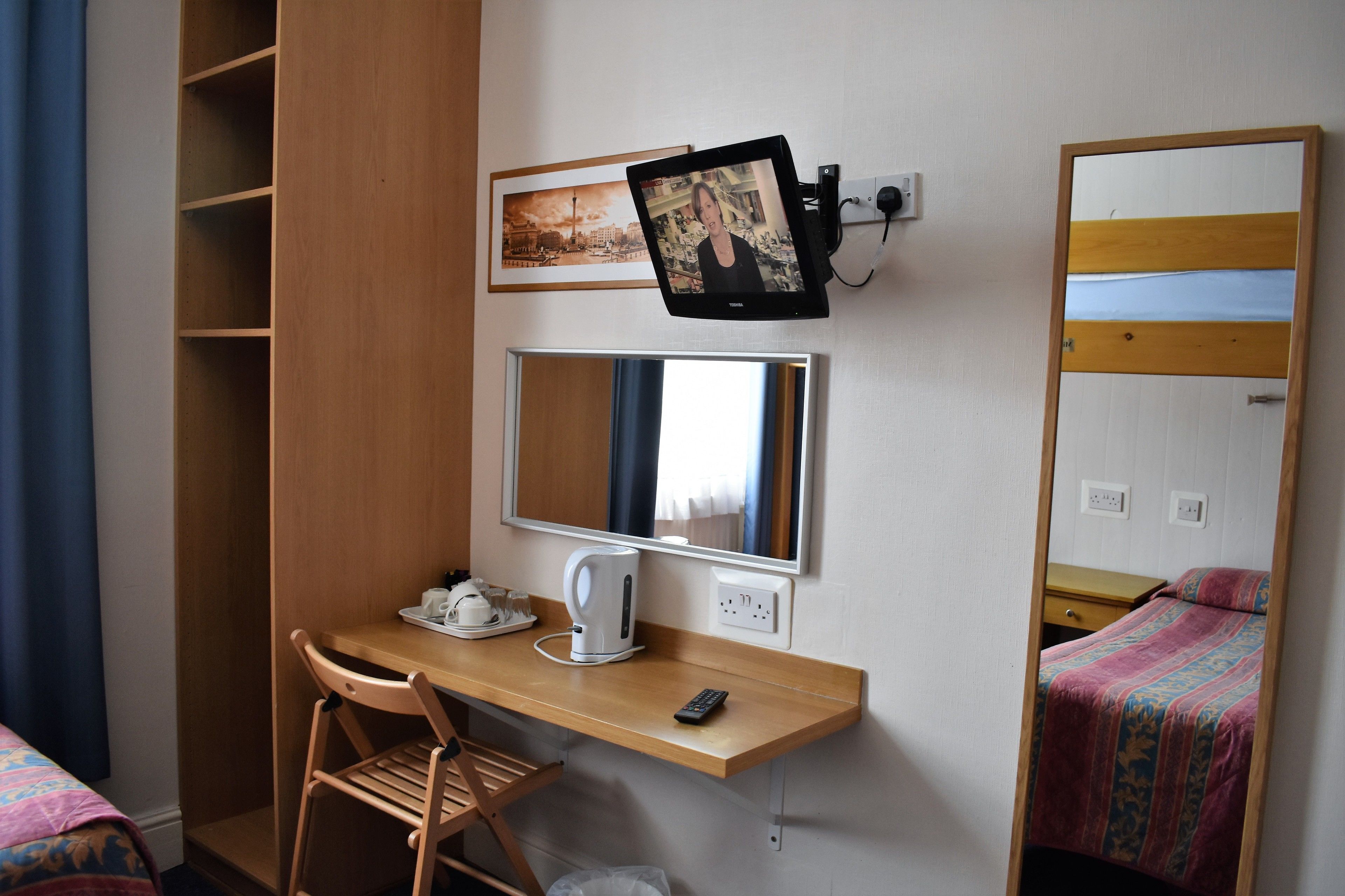 Photo - Macdonald Hotel