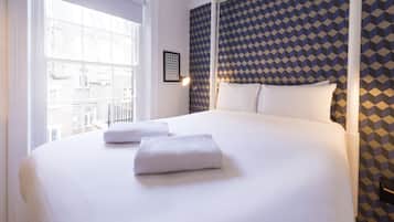 Habitación doble Confort (Large) | Caja de seguridad en la habitación, escritorio y cortinas blackout