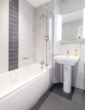 Free toiletries, hair dryer, towels - Sunbank House Hotel (Perth)
