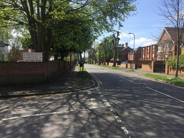 تفاصيل الفندق من الخارج