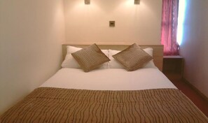 Standard Double Room | Desk, free WiFi, bed sheets