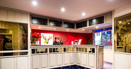 OYO The Lovat Hotel