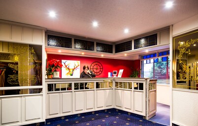 OYO The Lovat Hotel