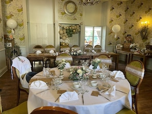 Indoor wedding - The Riverside House Hotel (Bury St Edmunds)