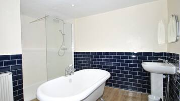 Chambre Double Supérieure, salle de bains attenante | Salle de bain