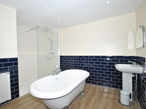 Superior Double Room, Ensuite | Bathroom - The Hood Arms (Bridgwater)