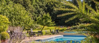 Castle of Comfort Hotel & Restaurant