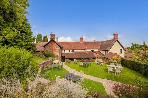 Castle of Comfort Hotel & Restaurant