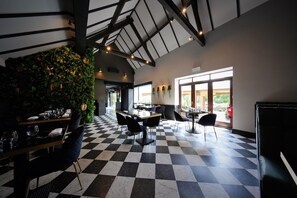 Frühstück, Mittagessen, Abendessen, internationale Küche 