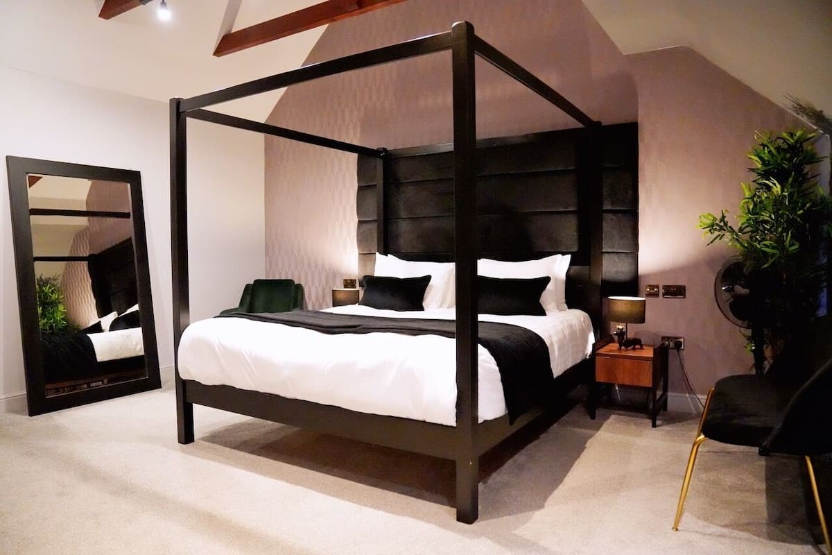 luxury double room, 1 bedroom, garden view (juliet balcony) | 1 bedroom, premium bedding, in-room safe, desk