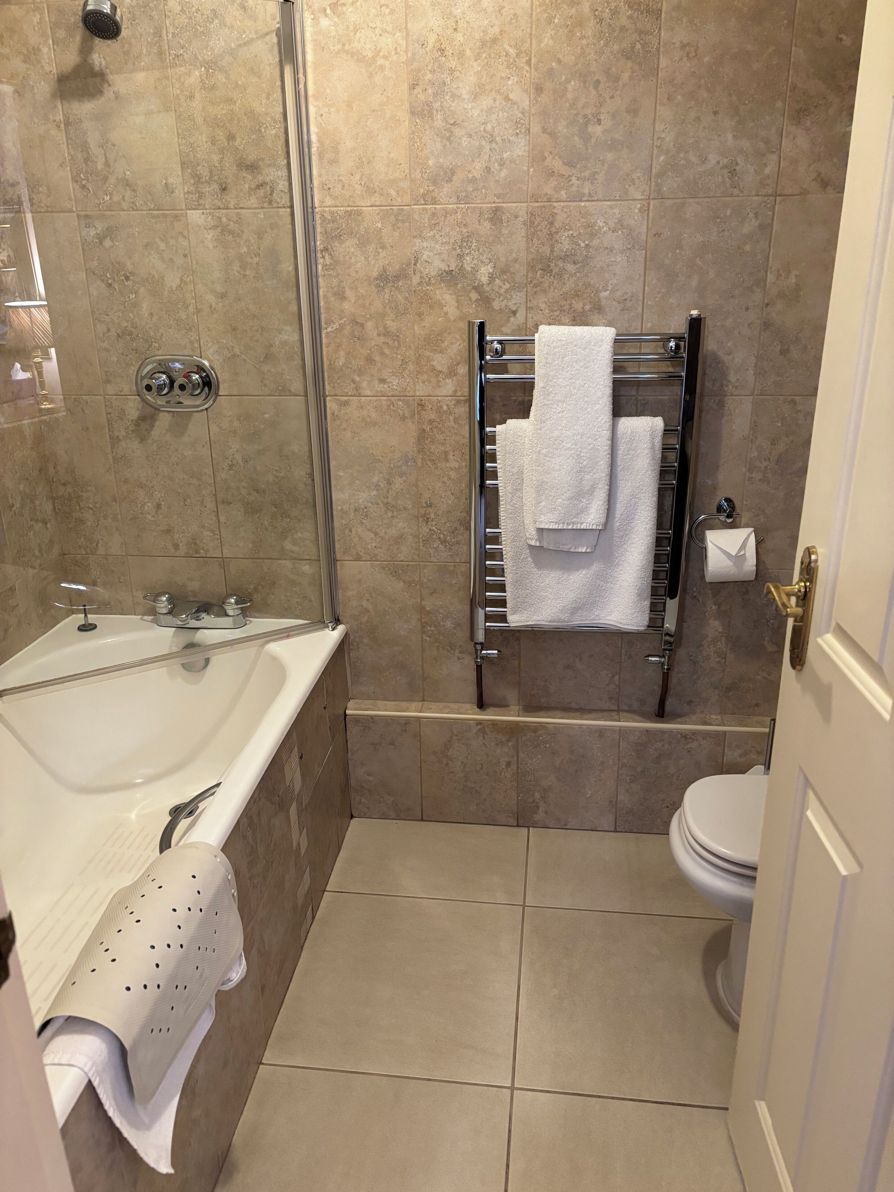 business twin room, 1 bedroom | desk, soundproofing, iron/ironing board, cots/infant beds