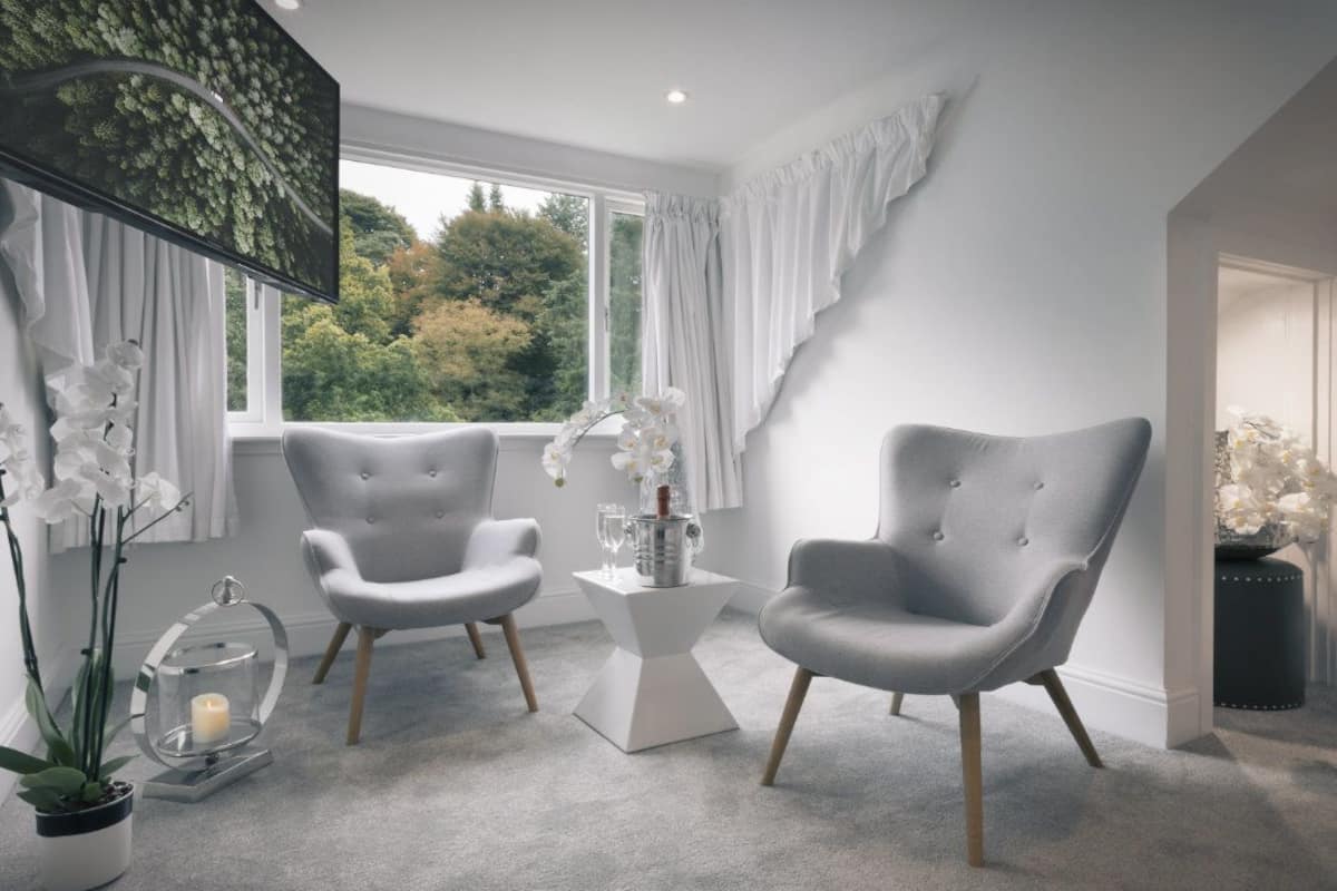 Suite (The White Room Suite ) | 1 bedroom, hypo-allergenic bedding, iron/ironing board, free WiFi