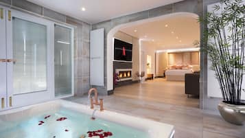 The Rose Gold Suite | Iron/ironing board, free WiFi, bed sheets