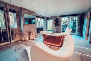 The Garden Suite | Bathroom | Designer toiletries, hair dryer, bathrobes, towels - Aphrodites Group (Windermere)