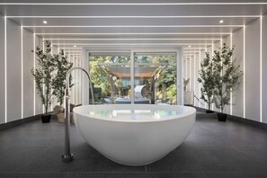 Room | Bathroom | Designer toiletries, hair dryer, bathrobes, towels - Aphrodites Group (Windermere)
