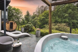 Grand Spa Suite | Terrace/patio - Aphrodites Group (Windermere)