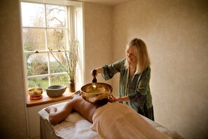 Deep-tissue massages, prenatal massages, 1 treatment room, massages
