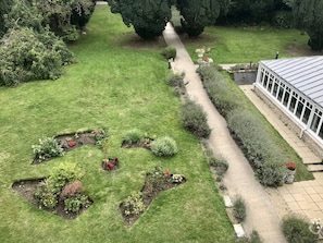 1 Schlafzimmer, Zimmersafe, individuell dekoriert